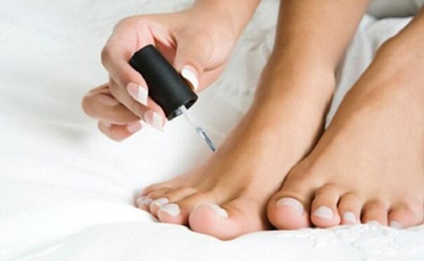 Healing varnish from nail fungus